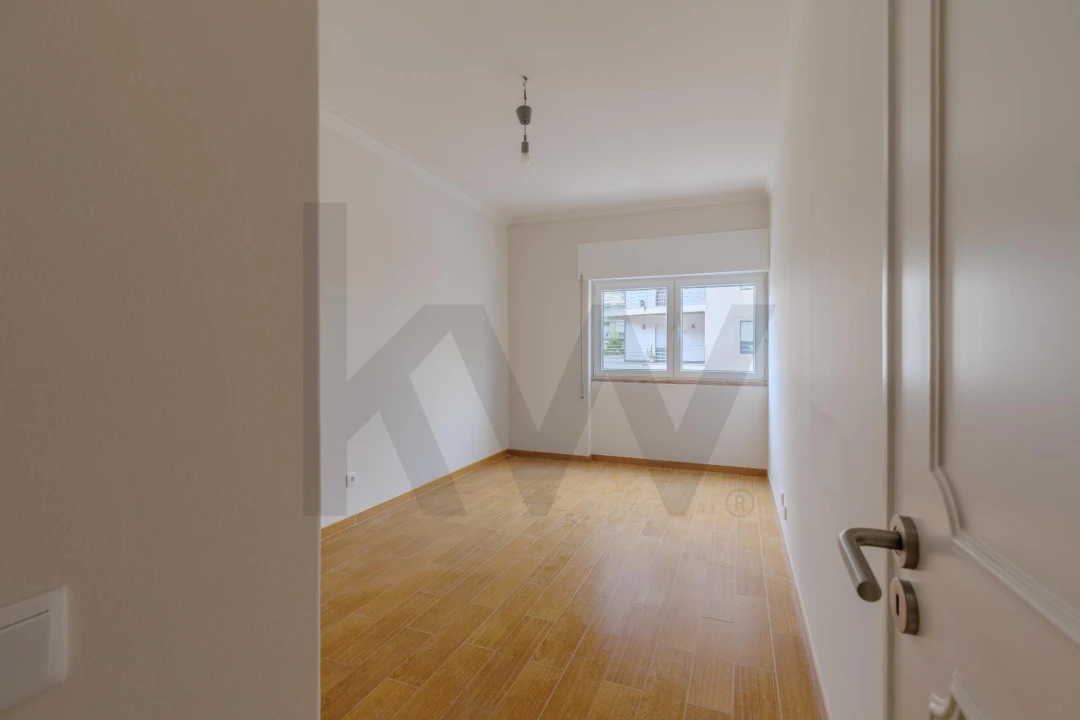Apartamento T2 para Arrendamento em Rio de Mouro Foto 1