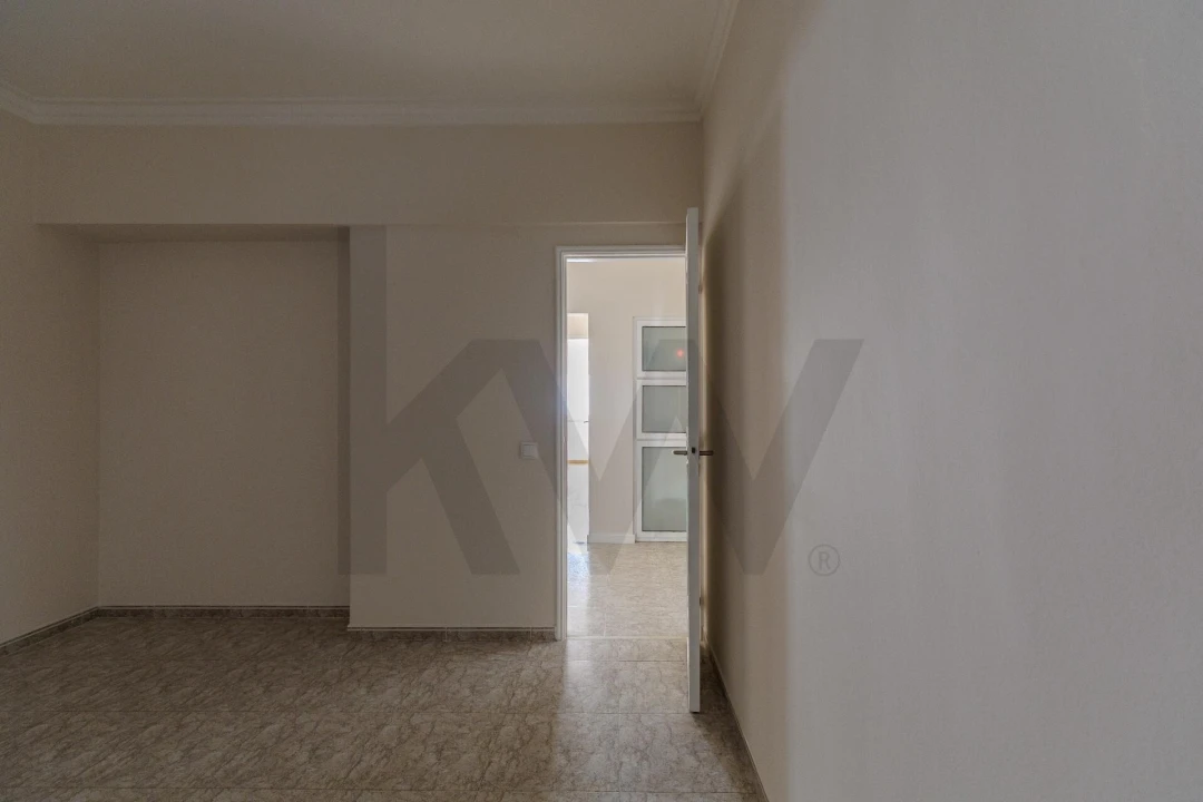 Apartamento T2 para Arrendamento em Rio de Mouro Foto 14