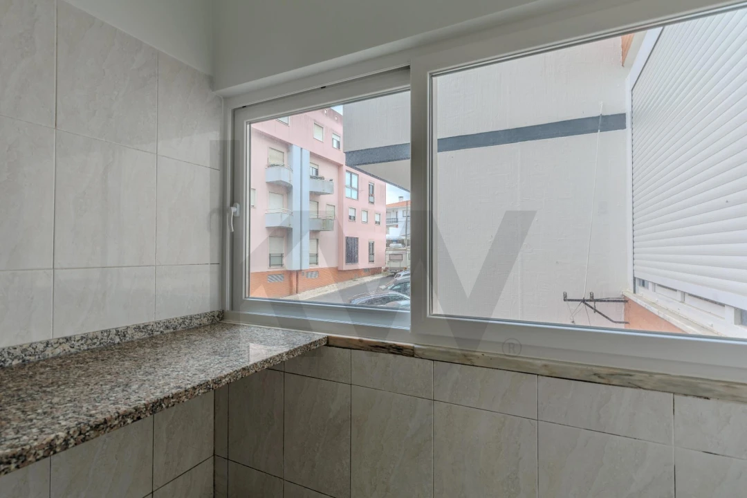 Apartamento T2 para Arrendamento em Rio de Mouro Foto 18