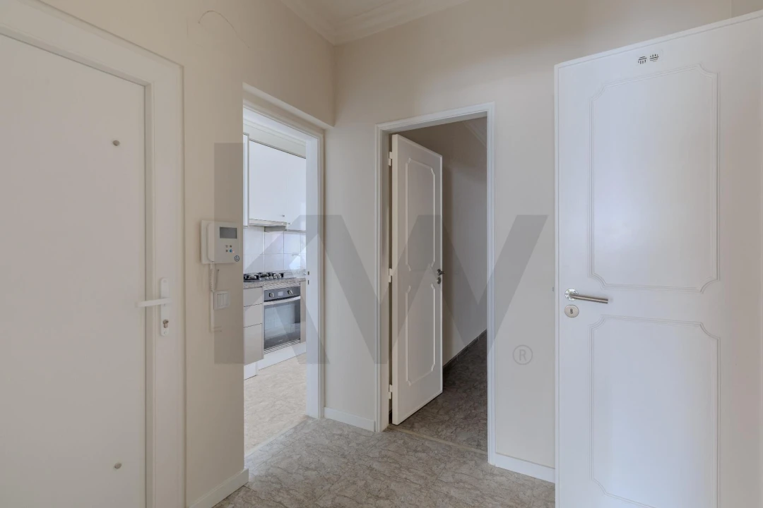 Apartamento T2 para Arrendamento em Rio de Mouro Foto 4