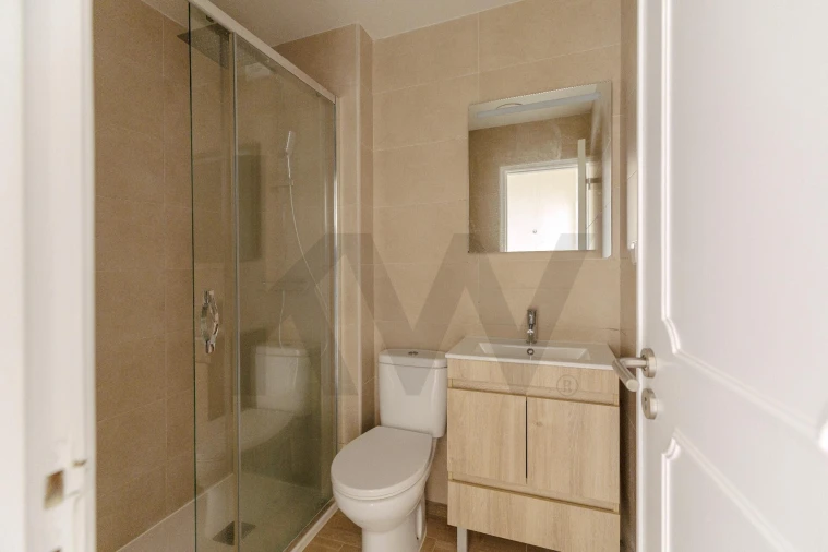 Apartamento T2 para Arrendamento em Rio de Mouro Foto 10