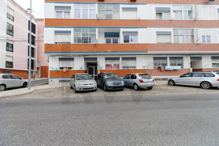 Apartamento T2 para Arrendamento em Rio de Mouro Foto 21
