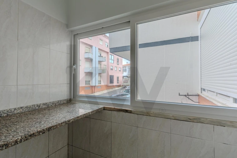 Apartamento T2 para Arrendamento em Rio de Mouro Foto 18
