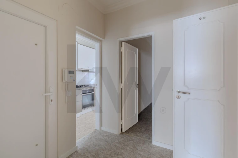 Apartamento T2 para Arrendamento em Rio de Mouro Foto 4