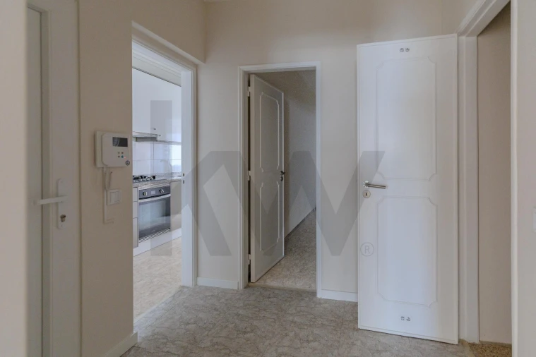 Apartamento T2 para Arrendamento em Rio de Mouro Foto 11