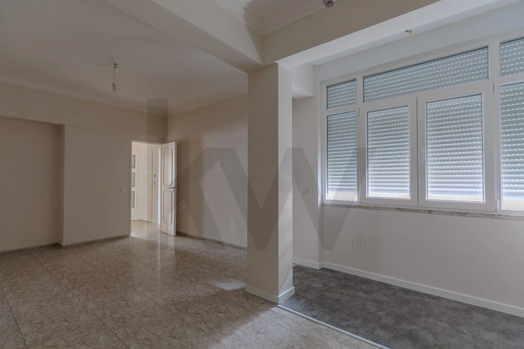 Apartamento T2 para Arrendamento em Rio de Mouro Foto 13