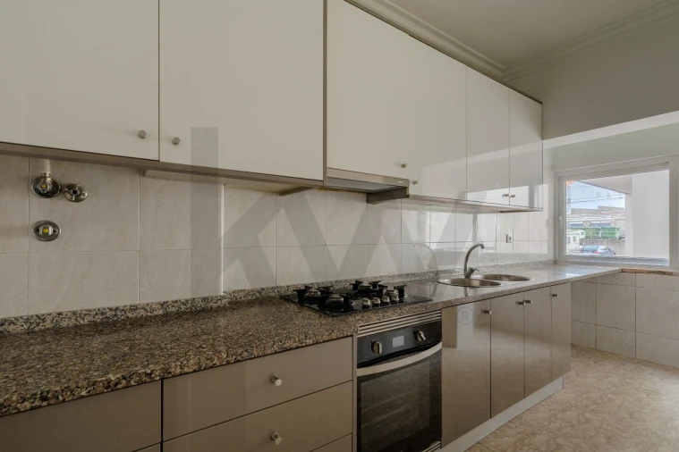 Apartamento T2 para Arrendamento em Rio de Mouro Foto 15