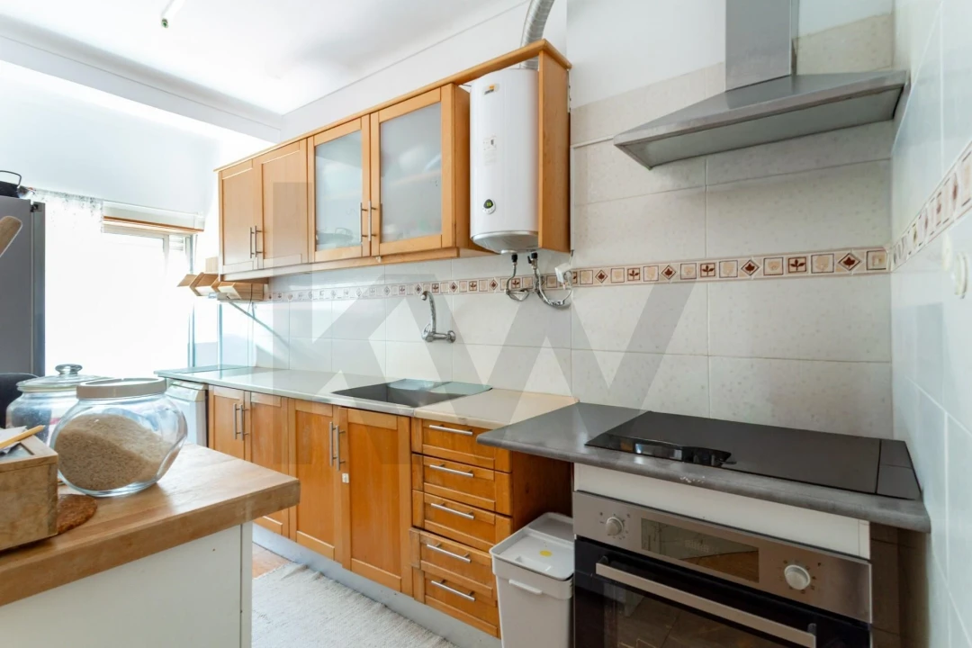 Apartamento T2 para Venda em Amora Foto 3