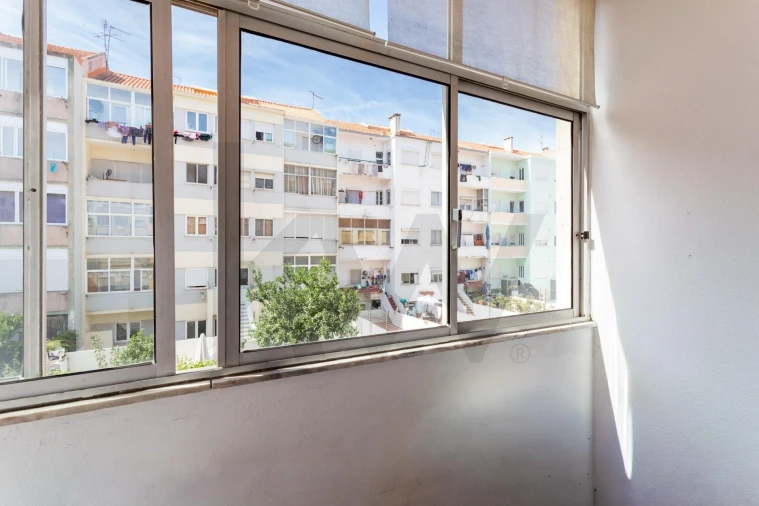 Apartamento T2 para Venda em Amora Foto 8