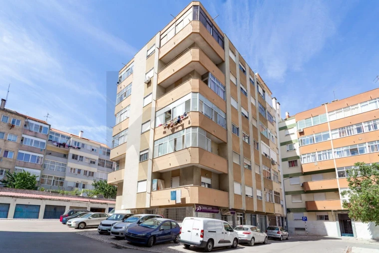 Apartamento T2 para Venda em Amora Foto 16