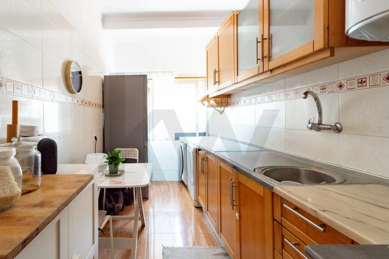 Apartamento T2 para Venda em Amora Foto 4