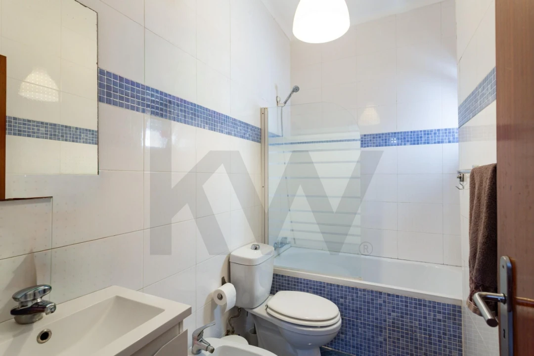 Apartamento T2 para Venda em Amora Foto 13