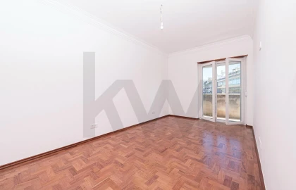 Apartamento T2 para Arrendamento em Venteira