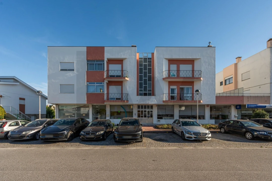 Apartamento T3 para Venda em Santa Marta de Portuzelo Foto 1