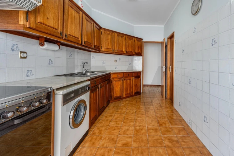 Apartamento T3 para Venda em Santa Marta de Portuzelo Foto 5