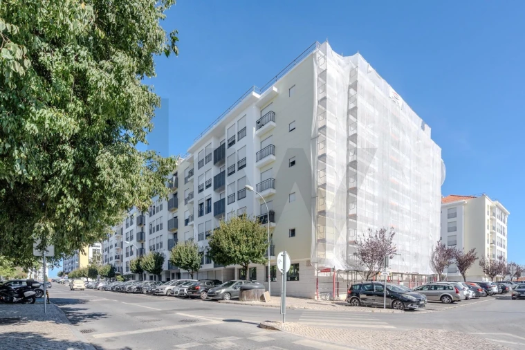 Apartamento T1 para Venda em Águas Livres Foto 2