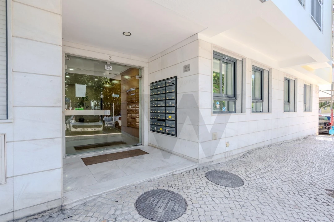 Apartamento T1 para Venda em Águas Livres Foto 3