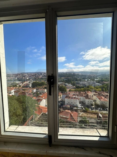Apartamento T3 para Arrendamento em Santa Clara e Castelo Viegas