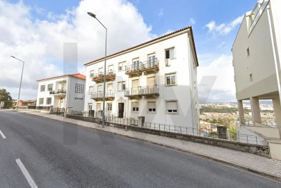 Apartamento T3 para Arrendamento em Santa Clara e Castelo Viegas