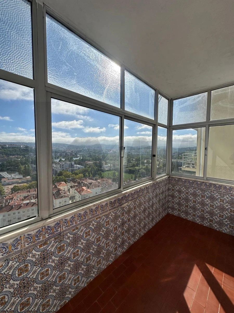 Apartamento T3 para Arrendamento em Santa Clara e Castelo Viegas Foto 25