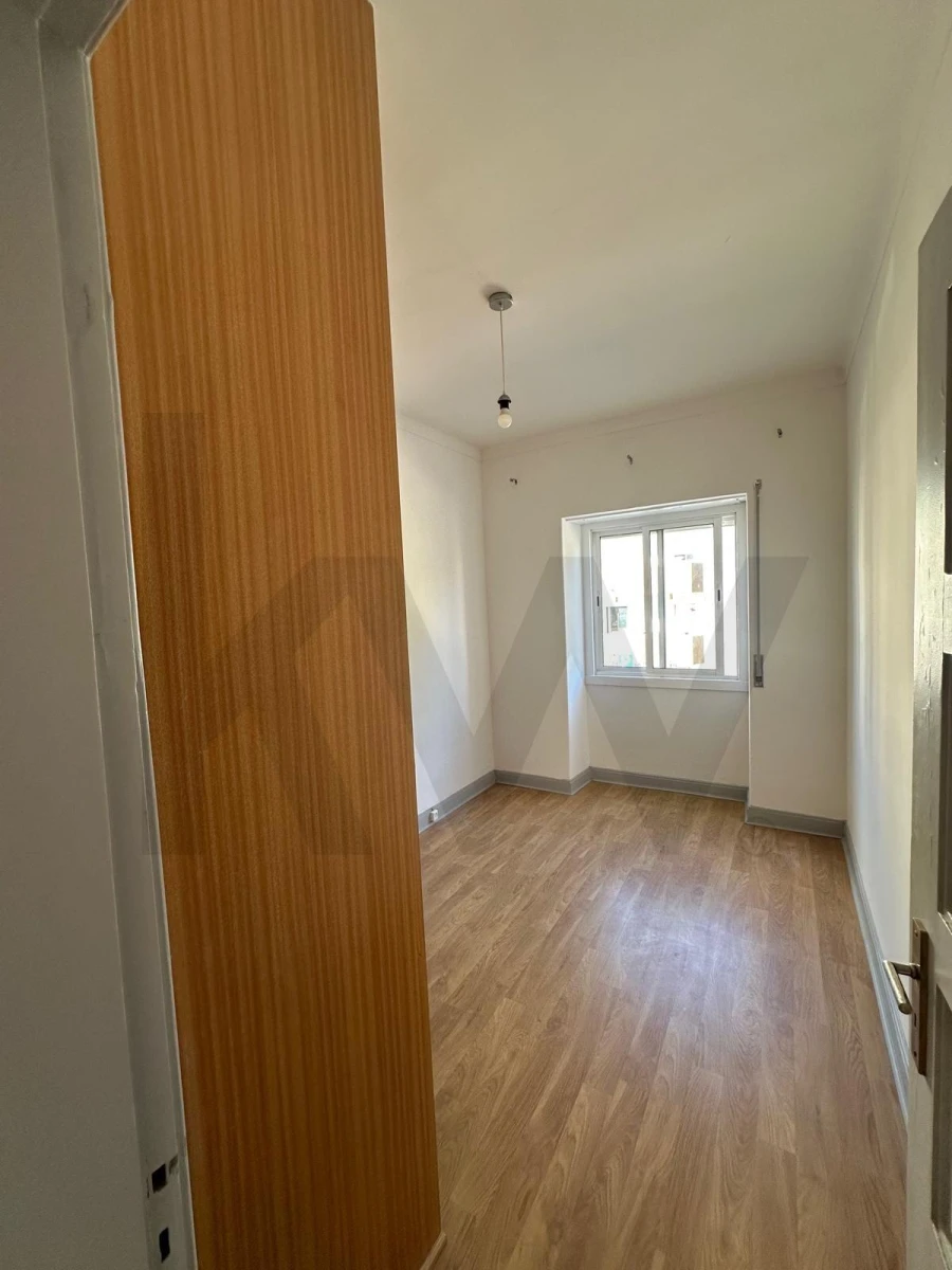 Apartamento T3 para Arrendamento em Santa Clara e Castelo Viegas Foto 13