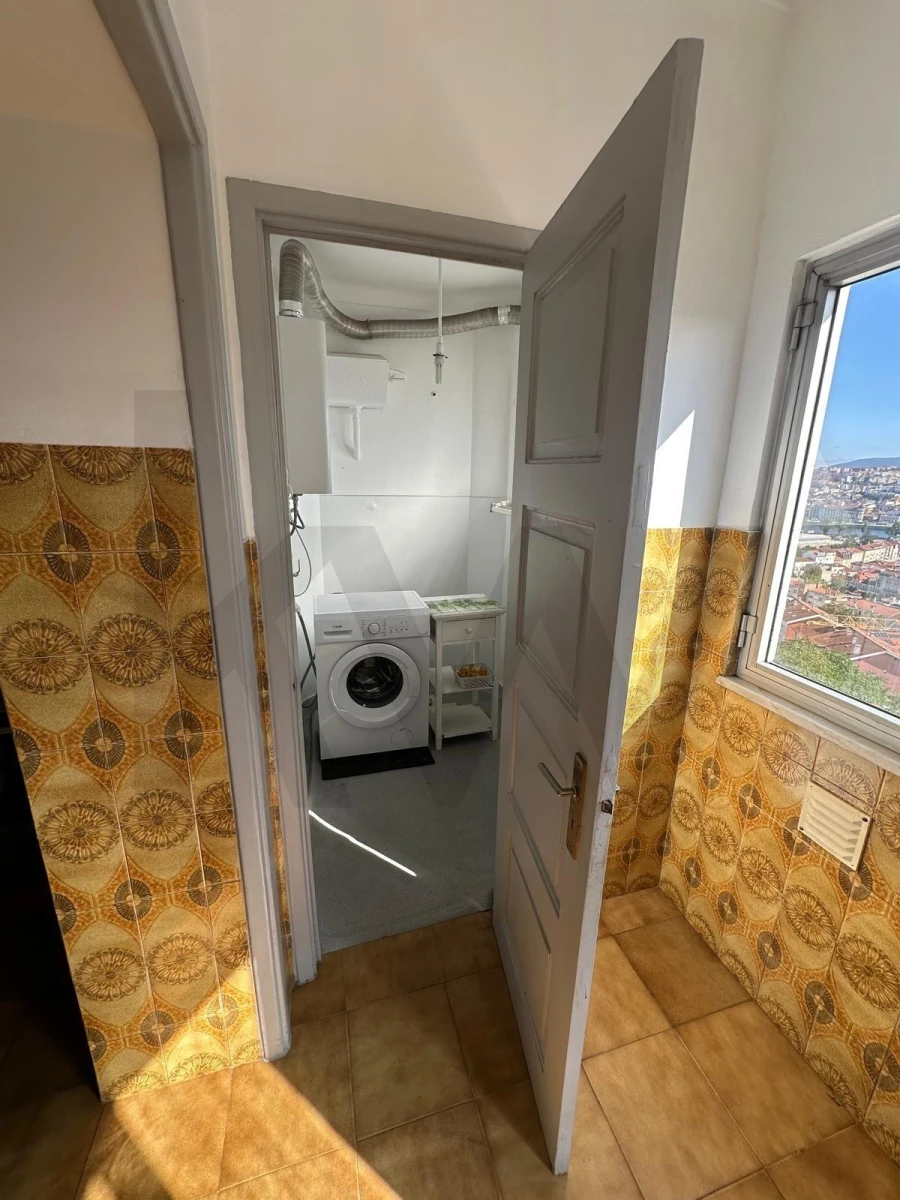 Apartamento T3 para Arrendamento em Santa Clara e Castelo Viegas Foto 7
