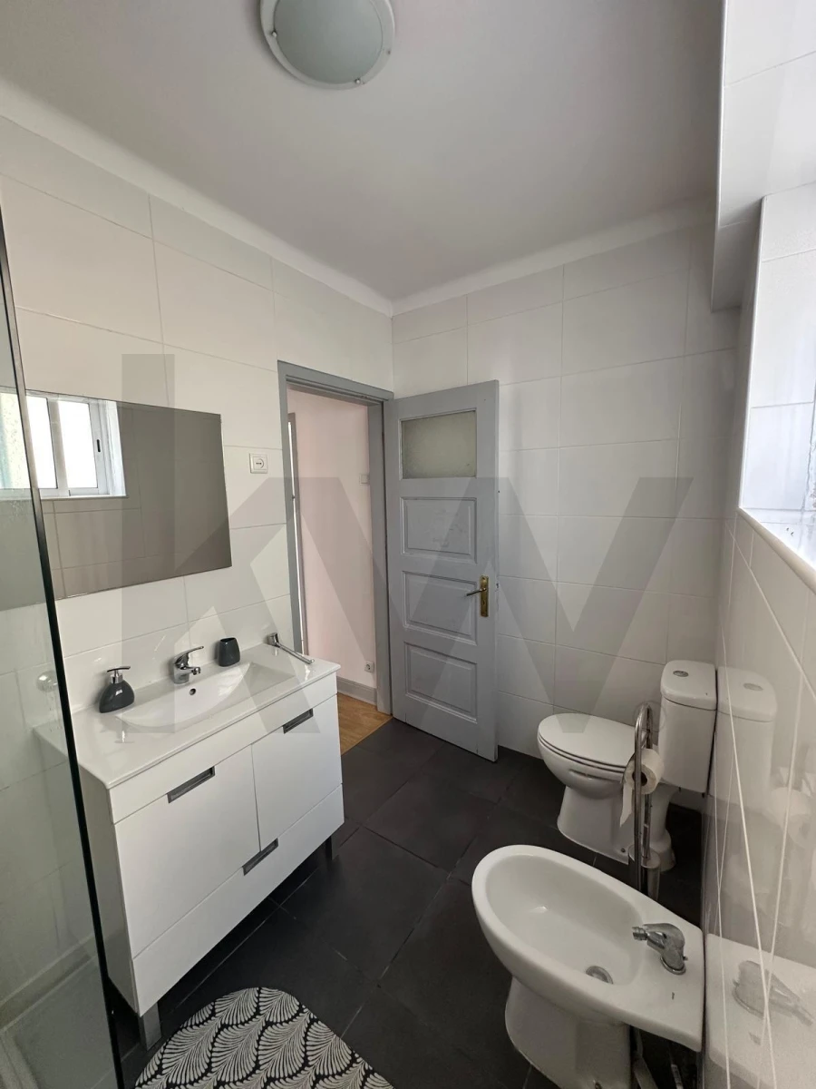 Apartamento T3 para Arrendamento em Santa Clara e Castelo Viegas Foto 18