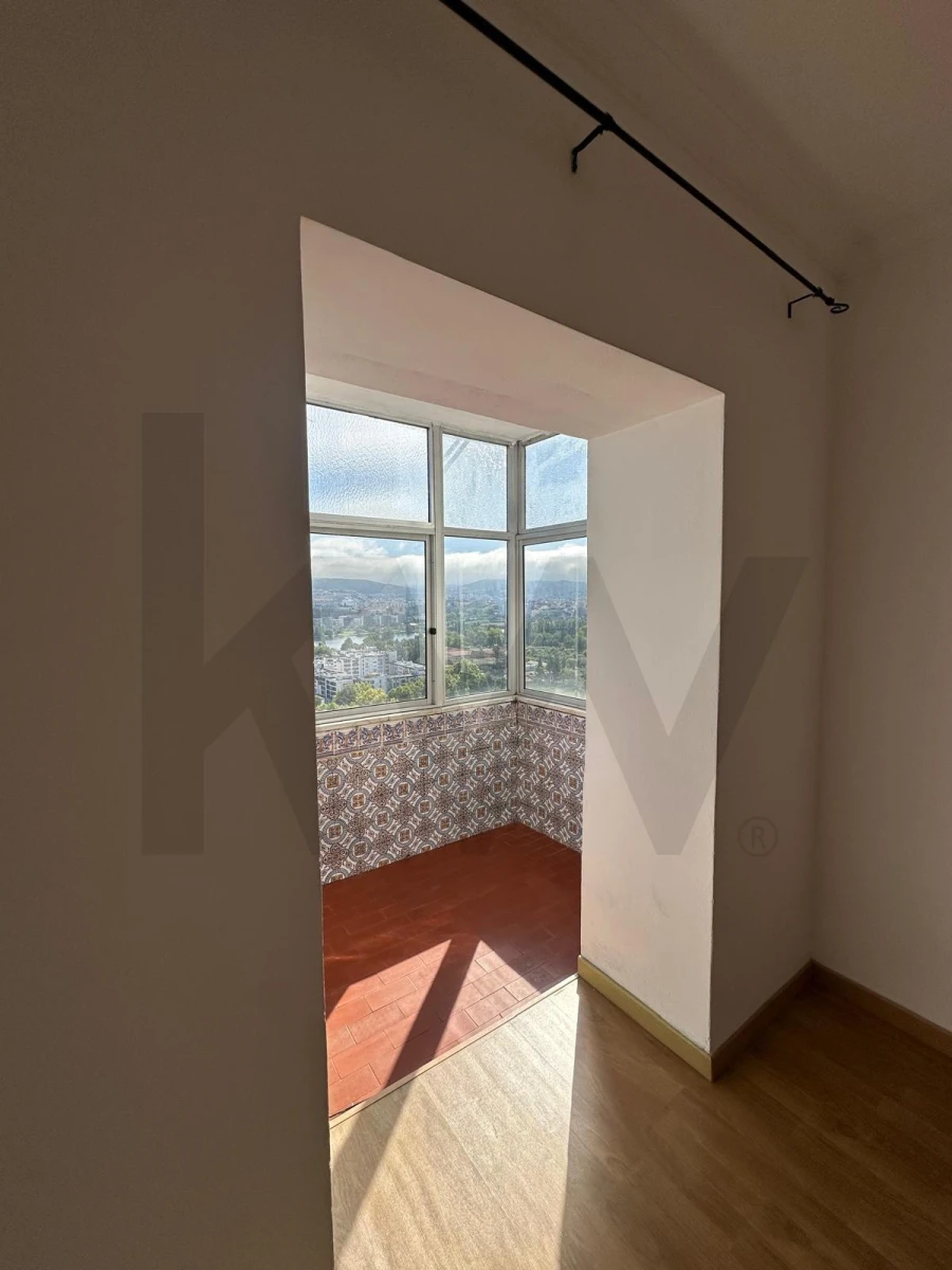Apartamento T3 para Arrendamento em Santa Clara e Castelo Viegas Foto 24
