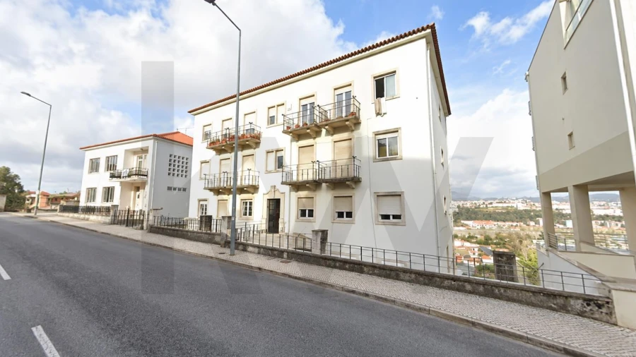 Apartamento T3 para Arrendamento em Santa Clara e Castelo Viegas