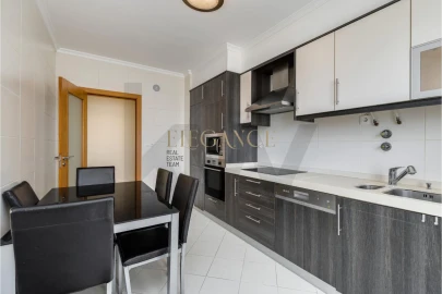 Apartamento T2 para Venda em Loule (São Clemente)