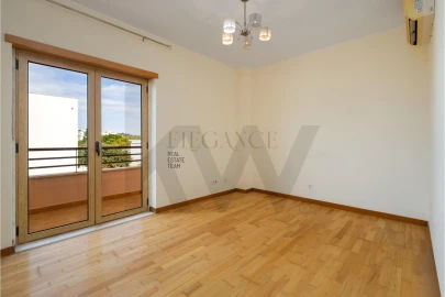 Apartamento T2 para Venda em Loule (São Clemente)