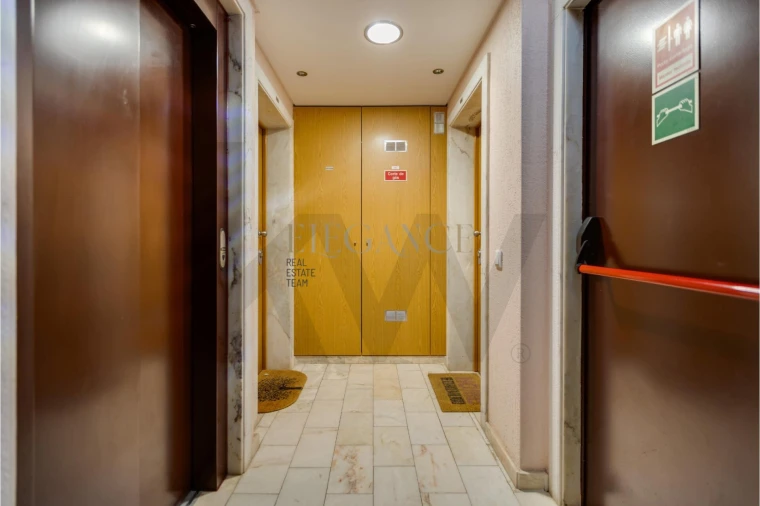 Apartamento T2 para Venda em Loule (São Clemente) Foto 4