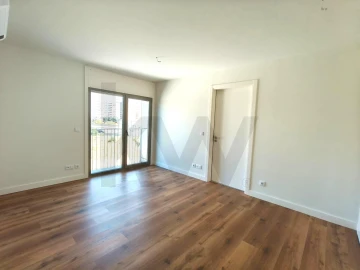 Apartamento T1 para Arrendamento em Santa Clara
