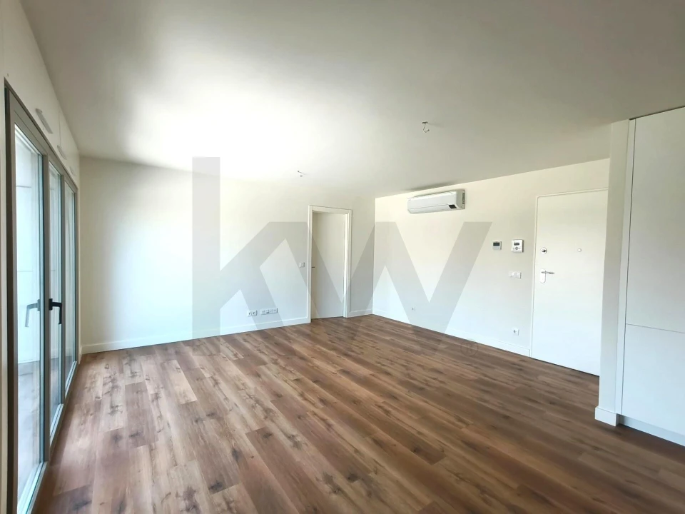 Apartamento T1 para Arrendamento em Santa Clara Foto 2