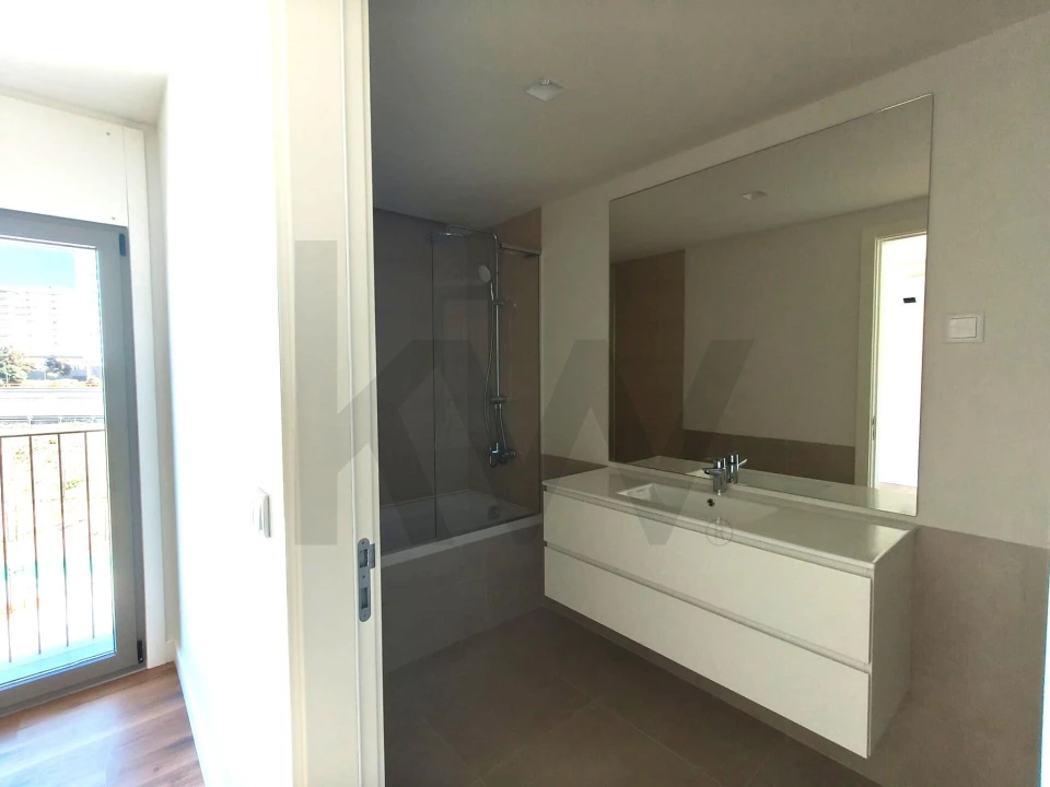 Apartamento T1 para Arrendamento em Santa Clara Foto 10