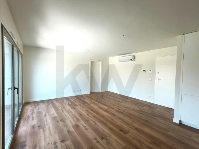 Apartamento T1 para Arrendamento em Santa Clara Foto 2