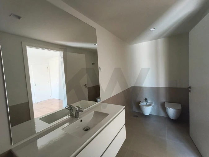 Apartamento T1 para Arrendamento em Santa Clara Foto 5