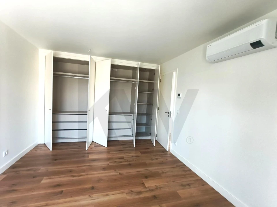 Apartamento T1 para Arrendamento em Santa Clara Foto 6
