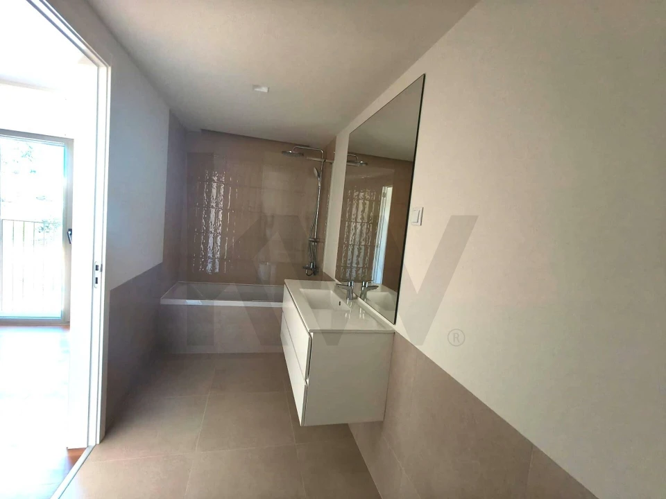 Apartamento T1 para Arrendamento em Santa Clara Foto 4