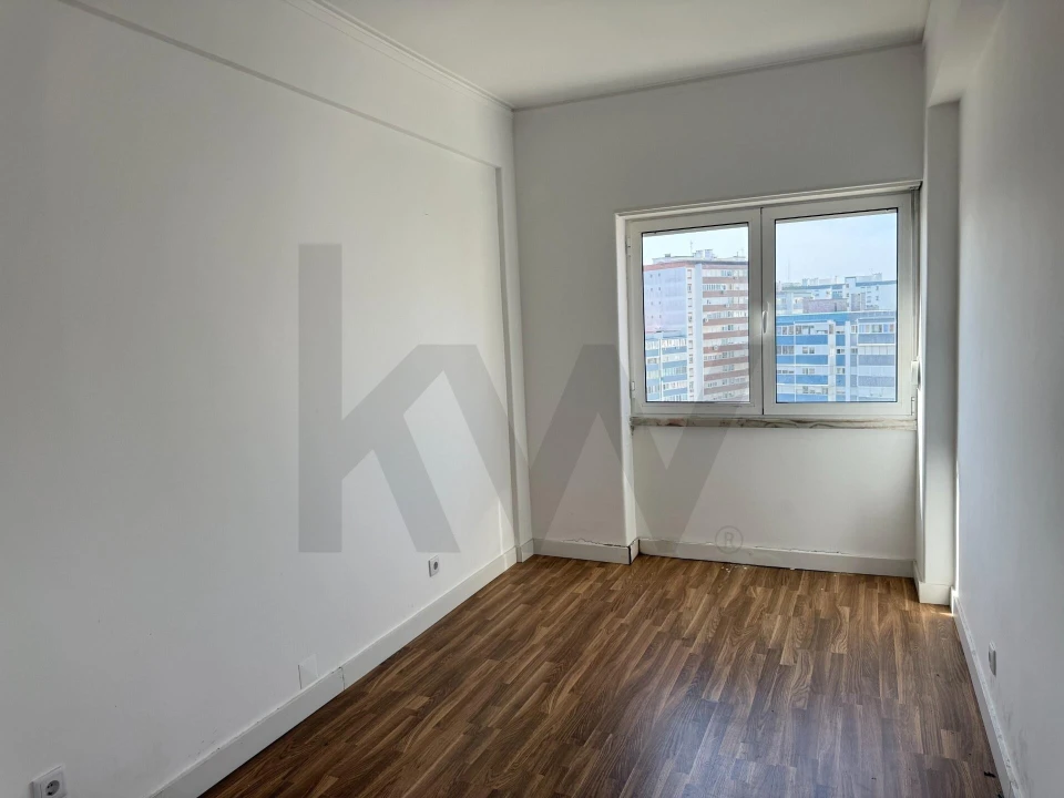 Apartamento T2 para Arrendamento em Benfica Foto 7