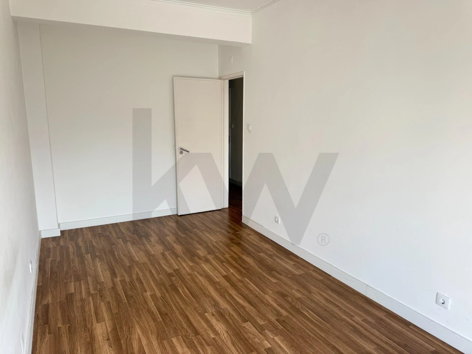 Apartamento T2 para Arrendamento em Benfica Foto 8
