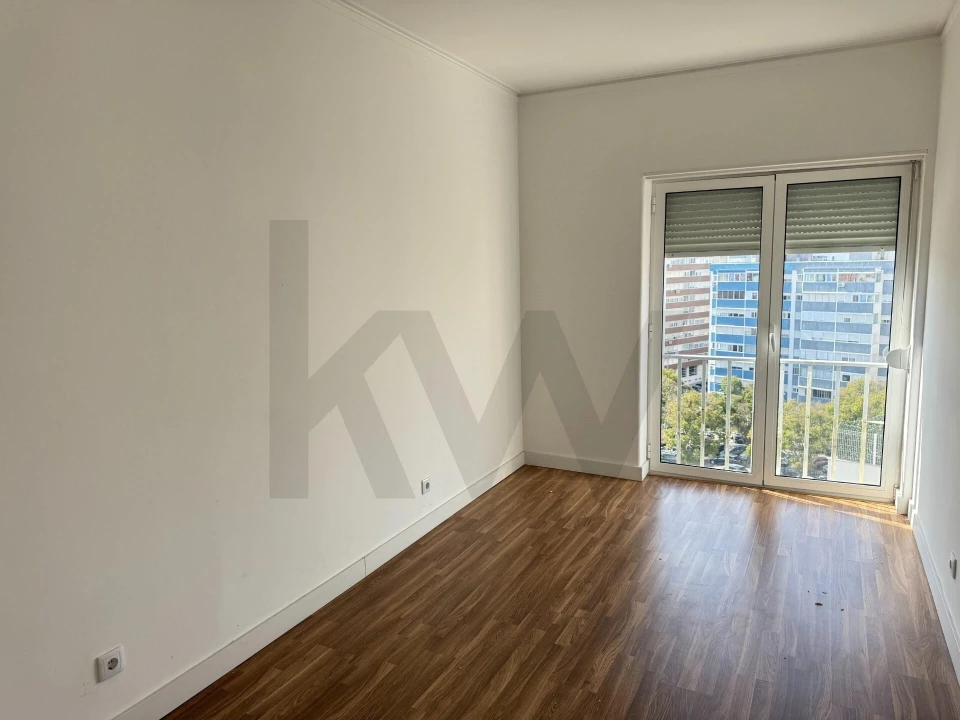 Apartamento T2 para Arrendamento em Benfica Foto 10