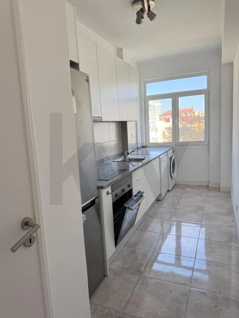 Apartamento T2 para Arrendamento em Benfica
