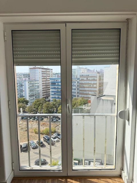 Apartamento T2 para Arrendamento em Benfica