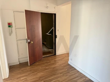 Apartamento T2 para Arrendamento em Benfica