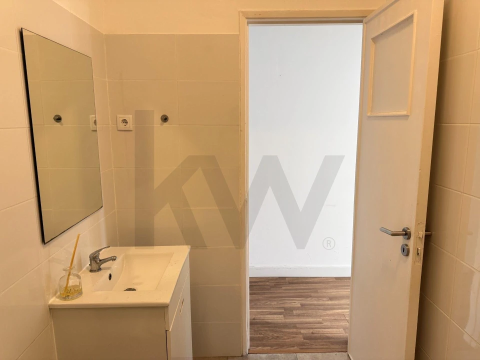 Apartamento T2 para Arrendamento em Benfica Foto 18