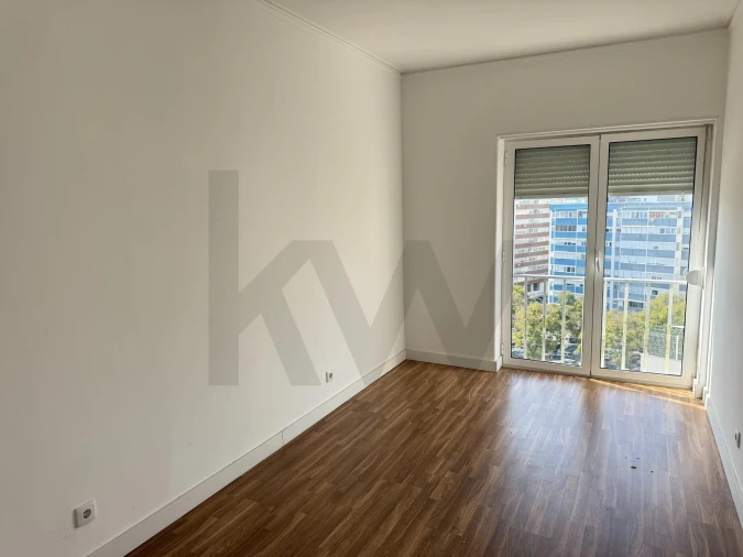 Apartamento T2 para Arrendamento em Benfica Foto 10