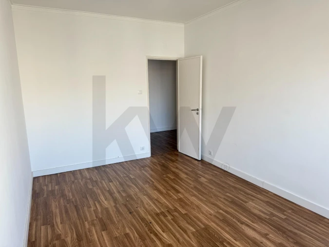 Apartamento T2 para Arrendamento em Benfica Foto 14