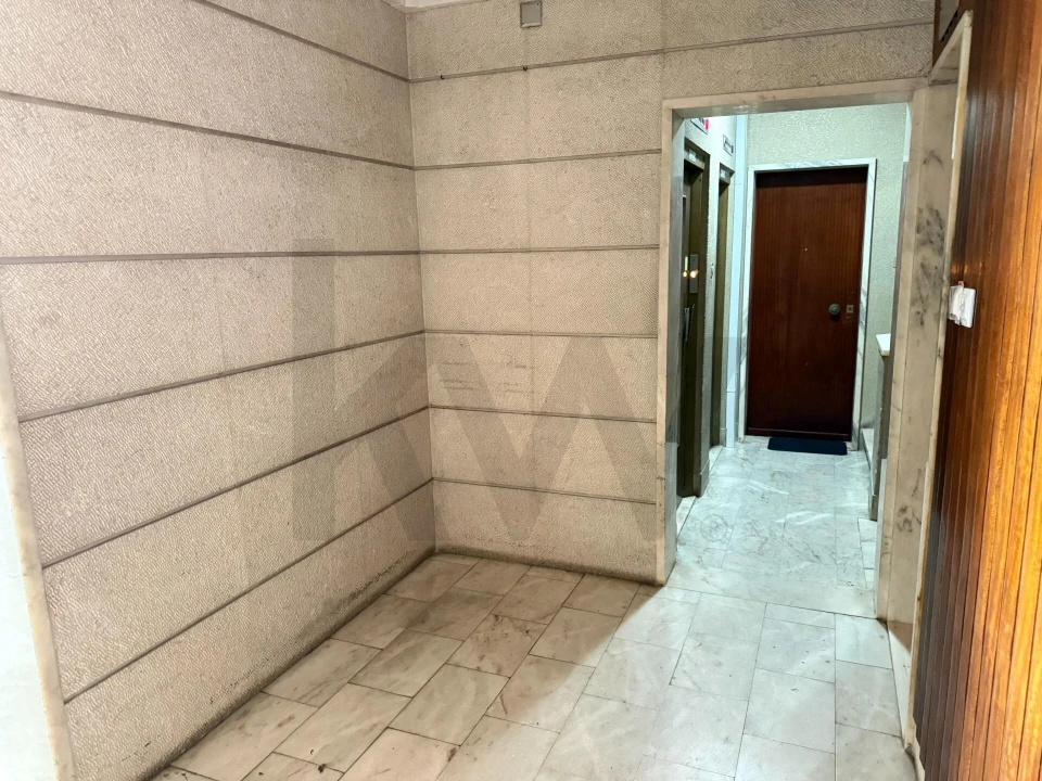 Apartamento T2 para Arrendamento em Benfica Foto 2