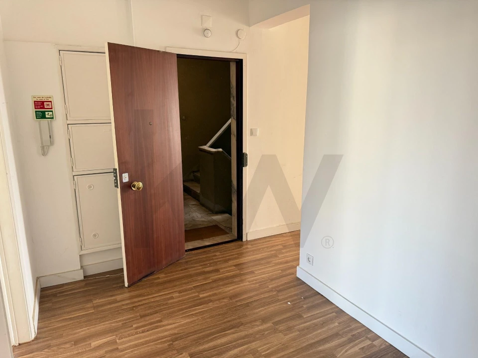 Apartamento T2 para Arrendamento em Benfica Foto 4